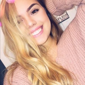 Meet your Posher, Alexis